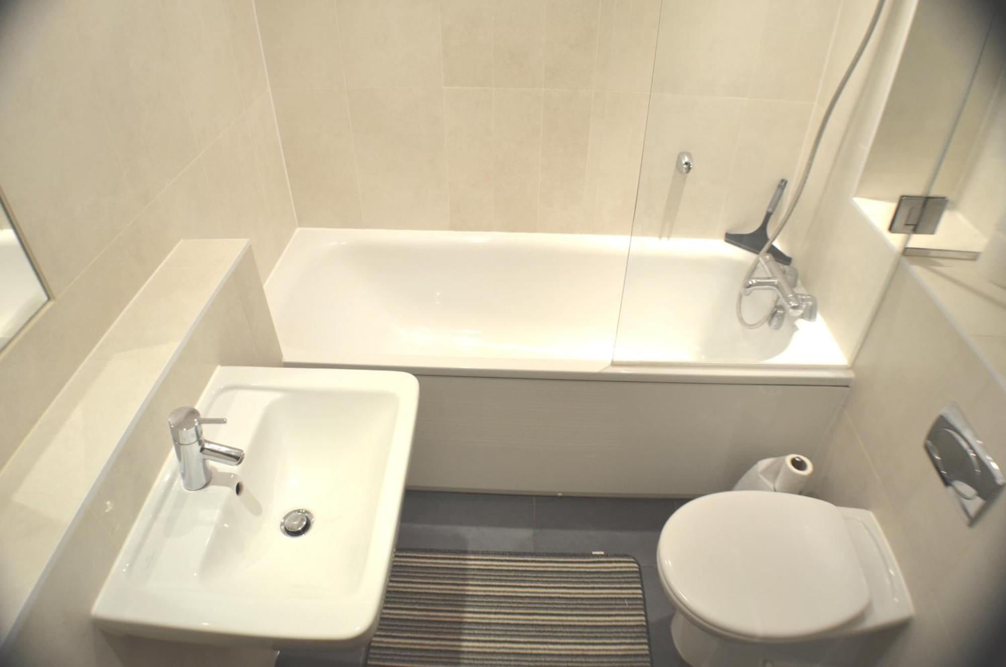 Brentwood Town Retreat - Large 2 Bedroom Apartment Exterior photo