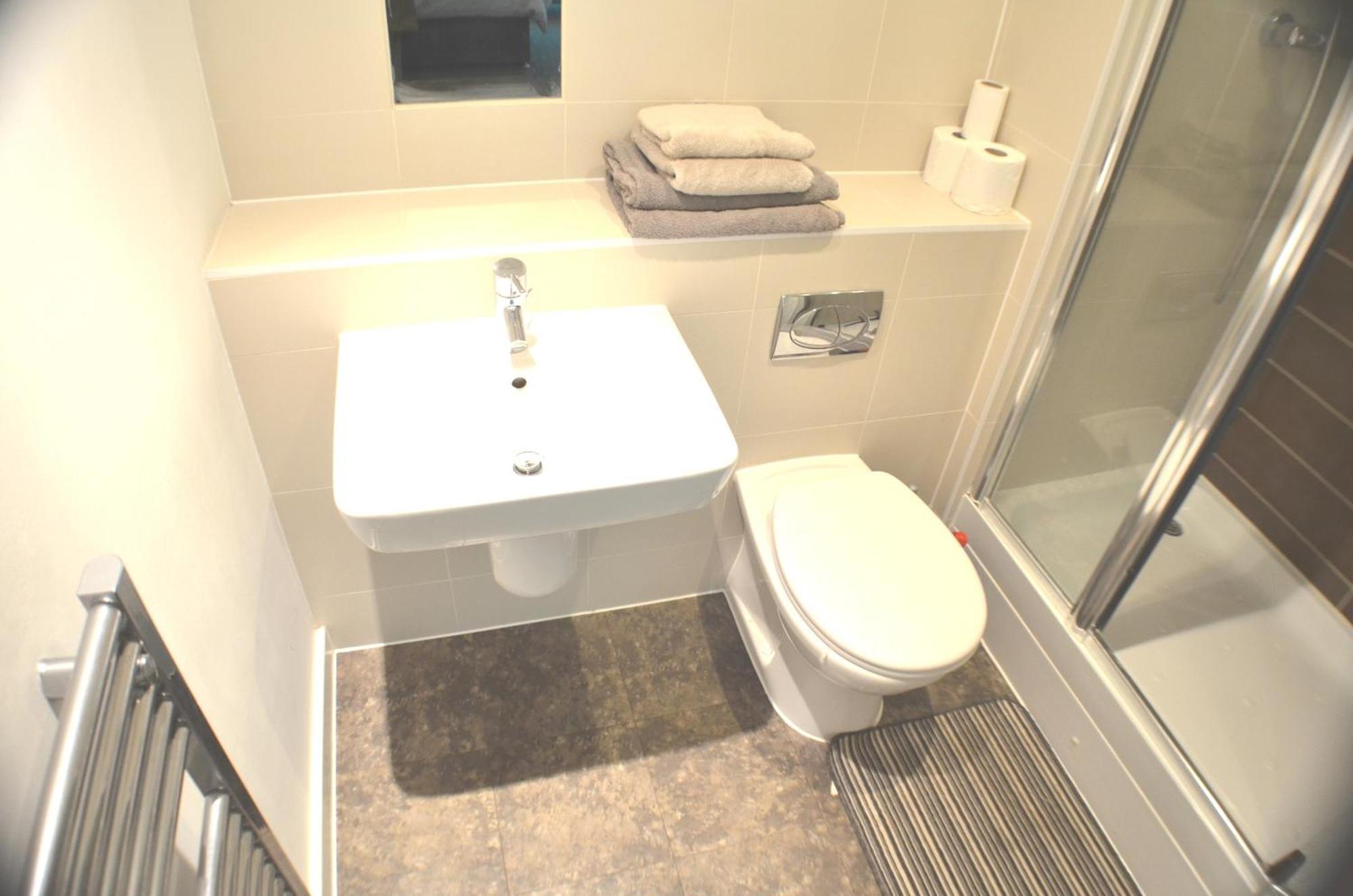 Brentwood Town Retreat - Large 2 Bedroom Apartment Exterior photo